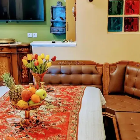 Promenade Apartment *